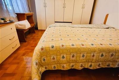 Apartament 4 camere in casa, zona Patria, Central, cu acces auto in curte - 1