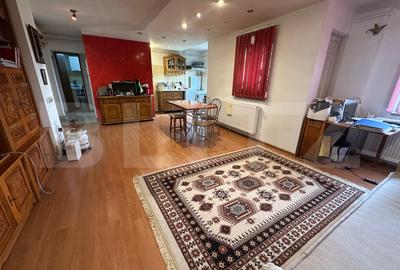 Apartament cu 3 camere decomandat, mobilat în 1 Mai