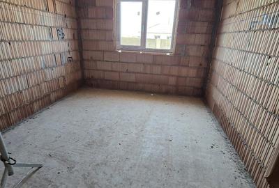 Duplex despartit prin cam. tehnica /  Toate utilitatile - 13