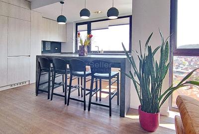 Priveliste Panoramica Spre Oras Si Masivul Tampa - 33