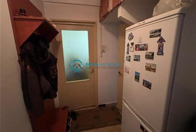 Royal Imobiliare - Vanzare Apartament zona Vest - 6