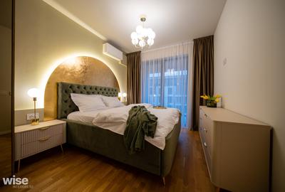 Apartament cu 3 camere semidecomandat, mobilat în Central