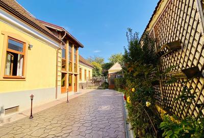 Casă de vânzare în centrul Hălchiu - 2