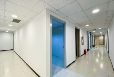 Cladire cu functiuni mixte - 5