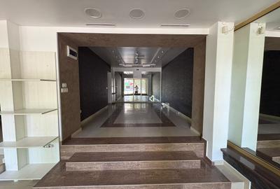 Spațiu comercial ultracentral disponibil pentru vânzare sau închiriere! - 5