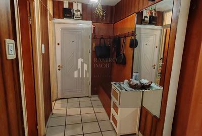 Apartament 2 camere, Sector 4, Resita/Luica, decomandat, spatios - 10