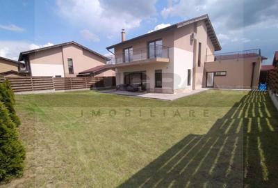 Casă individuală cu 5 camere în Gheorgheni