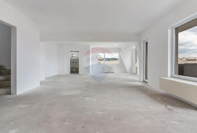 Apartament de lux, de tip penthouse, de vanzare, in zona Semicentral - 2