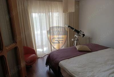 Apartament cu 4 camere decomandat, mobilat în Faleza Nord