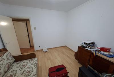 Apartament cu 2 camere, etajul 3/4, zona Tatarasi - 3