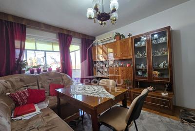 Apartament cu 4 camere semidecomandat, mobilat în Dacia
