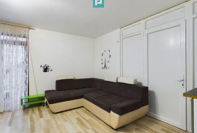 Apartament cu 3 camere semidecomandat în Dumbrăvița