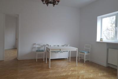 Apartament 3 camere, 2 bai, proaspat renovat, ultracentral, etaj 2, 945 euro - 2