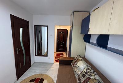 Garsonieră decomandată, mobilată în Canta