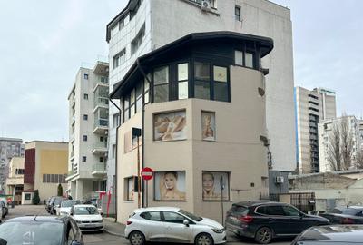 Casă individuală cu 6 camere în P-ța Victoriei