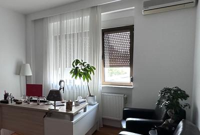 Bloc nou. 4 camere decomandate.Langa parcul Herestrau. - 2