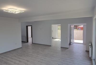 Casă luminoasă și spațioasă în Costinești, 4 camere si 2 bucatarii - 3