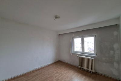 De vânzare 3 camere decomandat - 6