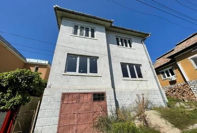 Casă ultracentrală pe str. Avram Iancu – 100 m de zona pietonală, investiție - 1