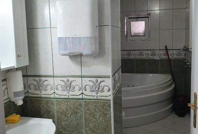 Spatiu ideal clinica/salon/birou,parter,acces stradal adiacent Decebal - 11