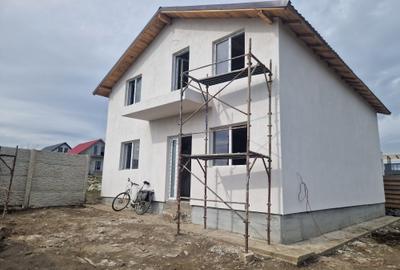 Agenție imobiliară vindem vilă  P+1 în  Lumina - 1