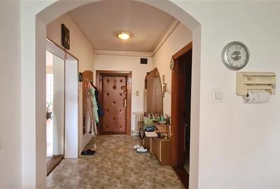Apartament in asociatie, renovat, 6 cam 2 nivele cu garaj Elisabetin - 11