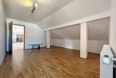 Apartament 4 camere, deosebit – mansardă spațioasa - 17