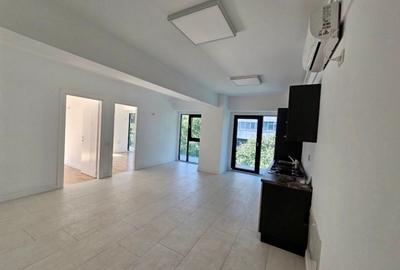 Apartament cu 3 camere decomandat în Podu Roș