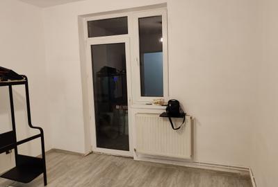Apartament 2 camere liber la vanzare, in bloc vila zona Central - 4