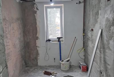 2 Camere,  Etaj Intermediar,  Zona Tomis 1 - 8