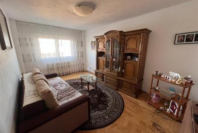 Apartament cu 3 camere decomandat, mobilat în Astra