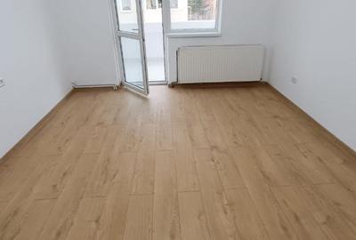 Vand apartament Astra 2 camere decomandat renovat integral - 1