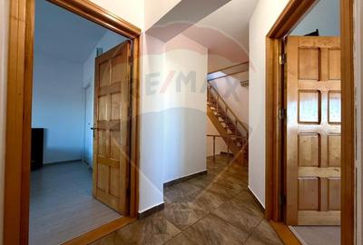 Casa cu teren de inchiriat in Palazu Mare - 13