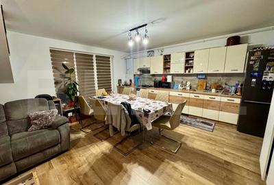 Apartament cu 3 camere semidecomandat, mobilat în Florești