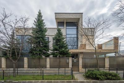 Casă individuală cu 4 camere în Băneasa
