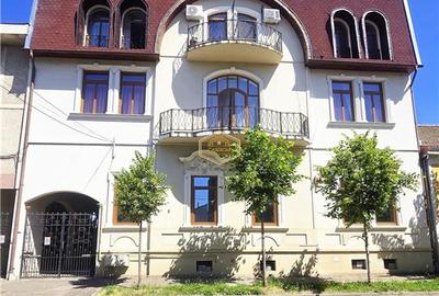 VIDEO - Central | Apartament cu 3 camere si parcare - 131 m² | Marsilia - 1