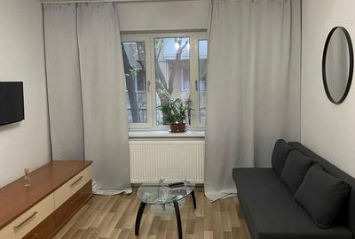 Garsonieră decomandată în Gorjului