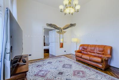 Apartament cu 3 camere semidecomandat, mobilat în Central