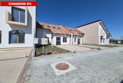 Casa generoasa cu 5 camere, 2 bai, dressing si parcare – Sura Mica - 1