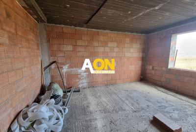 Casa la rosu,2100 mp teren,zona Micesti - 13