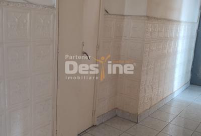 APARTAMENT CU 3 CAMERE IN ZONA MATERNA SITUAT LA ETAJUL 3 BLOC TURN - 2