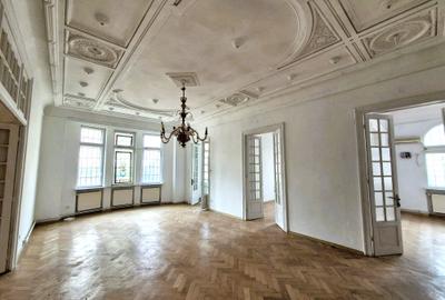 Lascar  Catargiu - Piata Victoriei - 1