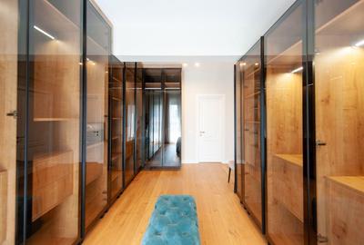 Apartament cu 4 camere decomandat, mobilat în Băneasa