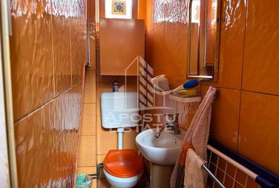 Casa la curte comuna cu doar 5 locatari, in Piata Maria. - 8