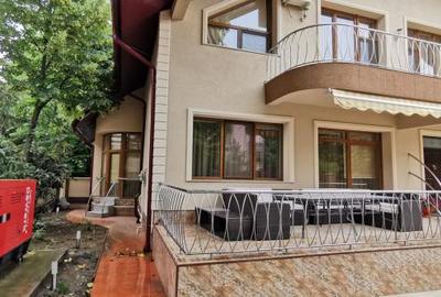Casă cu 4 camere în Băneasa