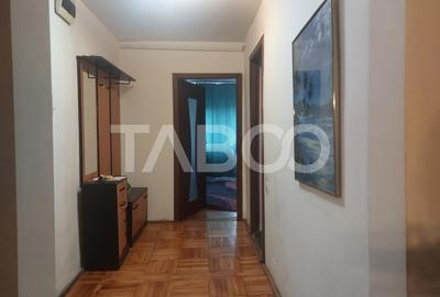 Apartament cu 2 camere decomandate si balcon de inchiriat in Strand - 12