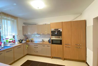 Se vinde URGENT Vila 6 camere Otopeni zona 23 August - 23