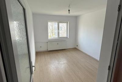 Apartament 2 camere Semidecomandat Podu Ros - 1