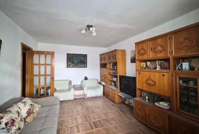Apartament cu 2 camere decomandat în Casa de Cultură