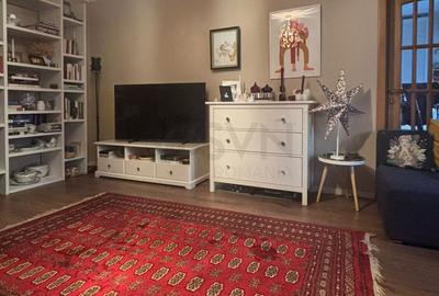 Apartament cu 3 camere decomandat, mobilat în P-ța Unirii